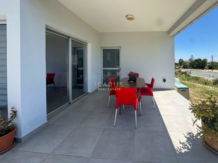Image No.8-5 Bed House for sale
