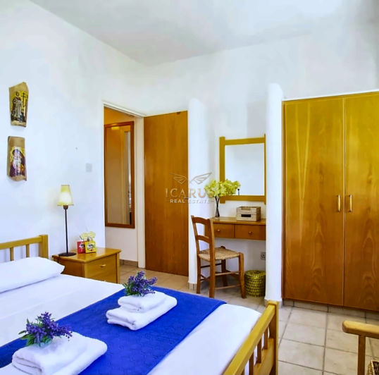 Image No.4-2 Bed House for sale