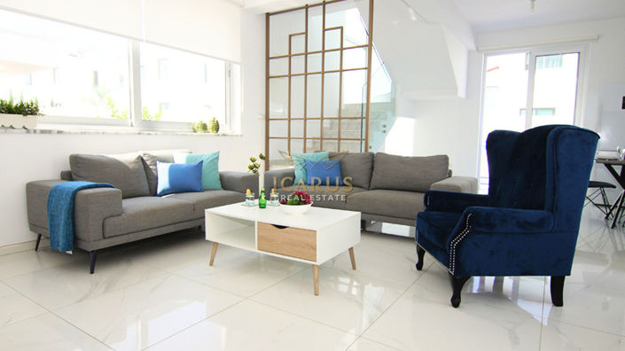 Image No.10-3 Bed House for sale