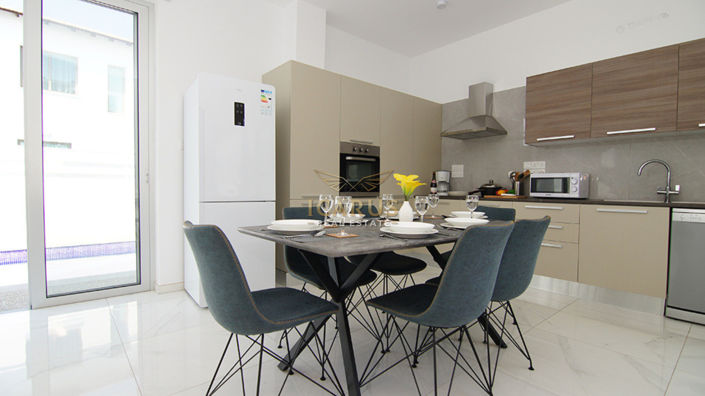Image No.11-3 Bed House for sale