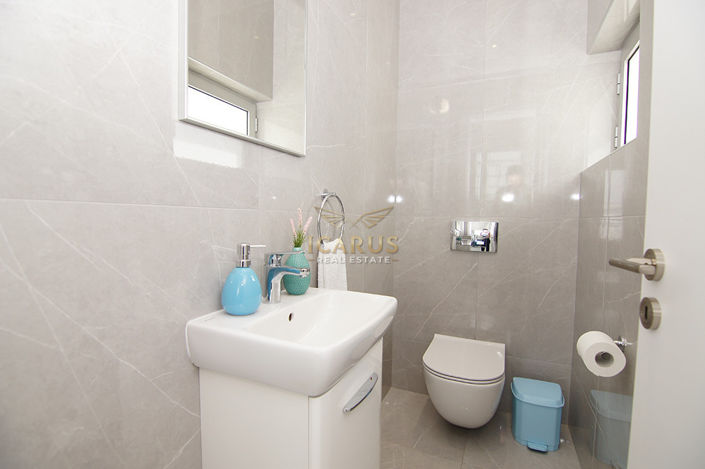 Image No.14-3 Bed House for sale