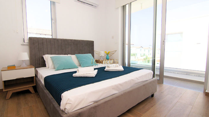 Image No.17-3 Bed House for sale