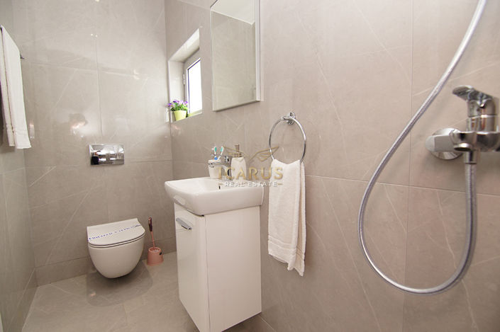 Image No.24-3 Bed House for sale