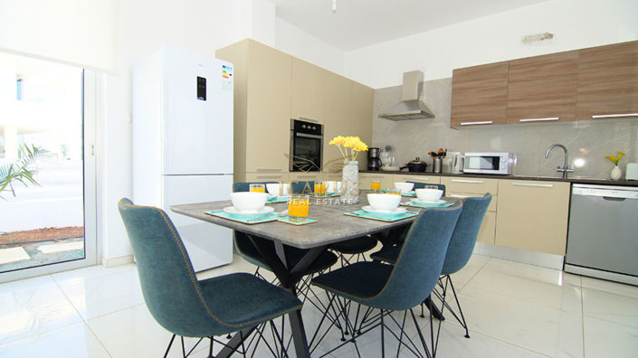 Image No.7-3 Bed House for sale