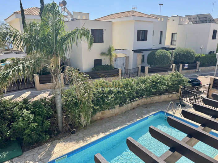 Image No.18-3 Bed House for sale