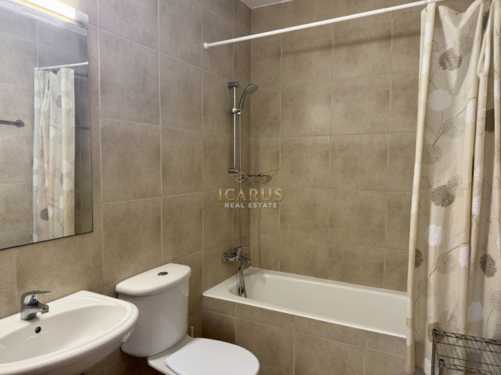 Image No.19-3 Bed House for sale