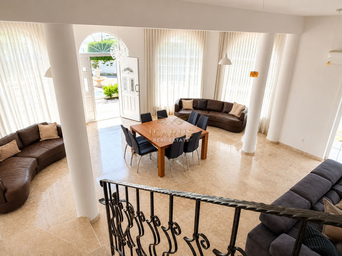 Image No.15-4 Bed House for sale