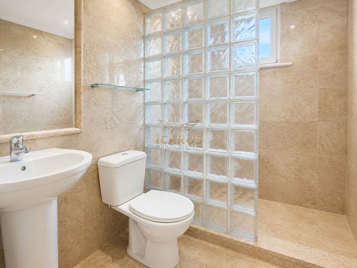 Image No.20-4 Bed House for sale