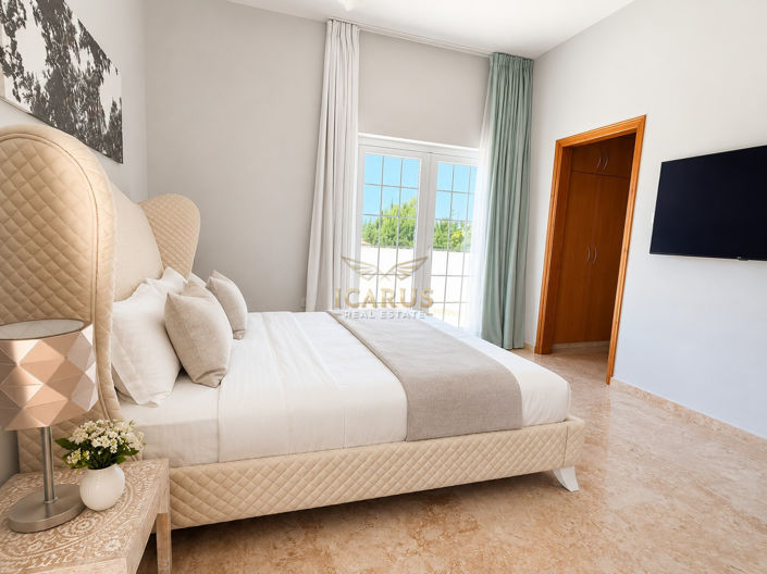 Image No.21-4 Bed House for sale
