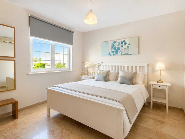 Image No.26-4 Bed House for sale