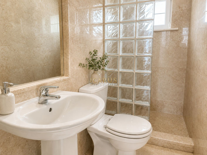 Image No.28-4 Bed House for sale