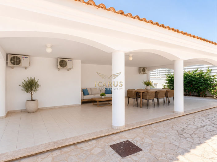 Image No.30-4 Bed House for sale