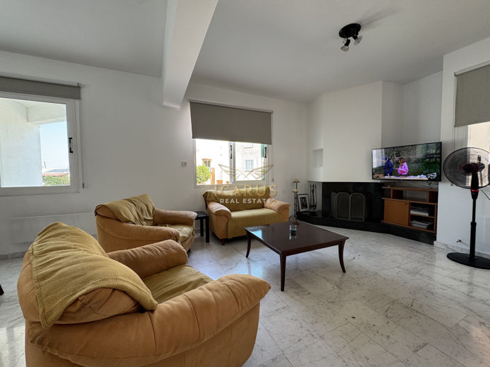 Image No.13-3 Bed House for sale
