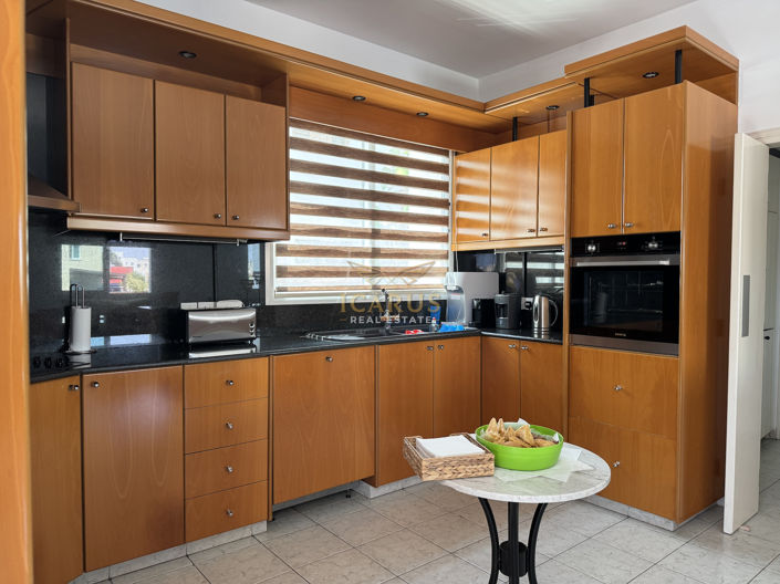 Image No.17-3 Bed House for sale