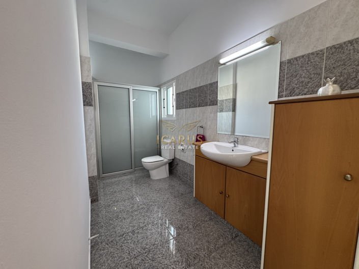 Image No.18-3 Bed House for sale