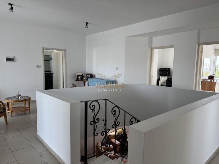 Image No.21-3 Bed House for sale