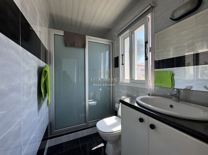 Image No.26-3 Bed House for sale