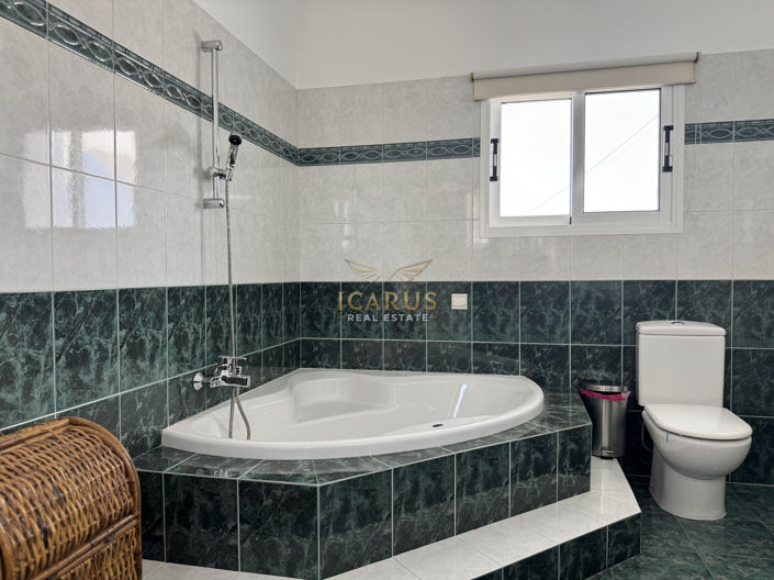 Image No.31-3 Bed House for sale