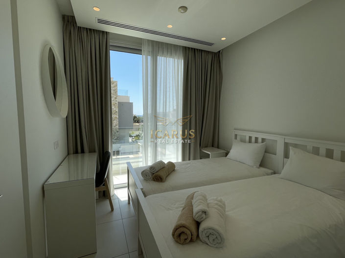 Image No.18-4 Bed House for sale