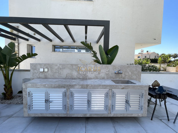 Image No.29-4 Bed House for sale