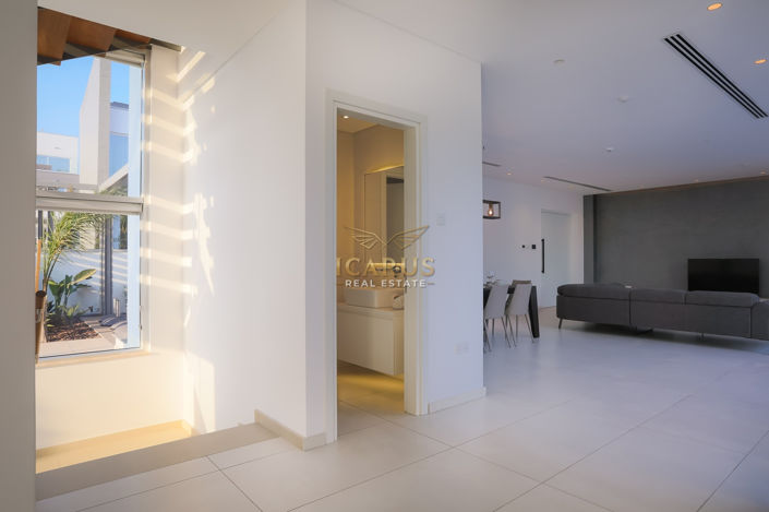 Image No.15-4 Bed House for sale