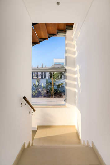 Image No.16-4 Bed House for sale