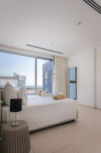 Image No.43-4 Bed House for sale