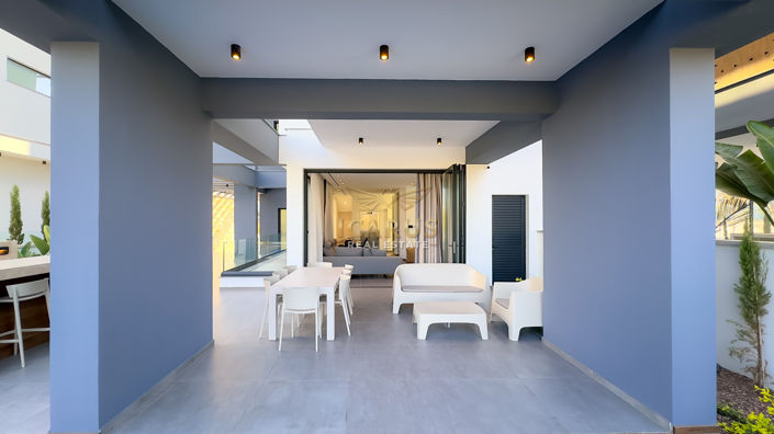Image No.15-4 Bed House for sale