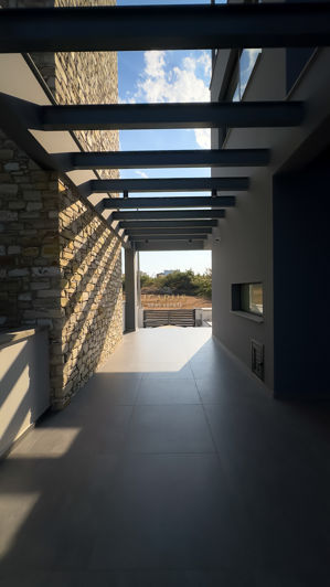 Image No.21-4 Bed House for sale