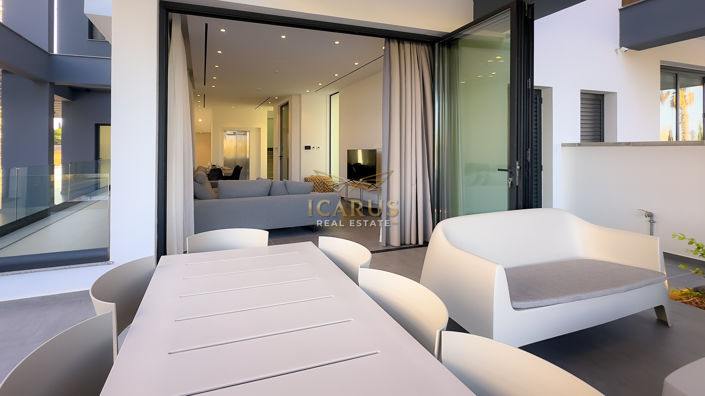 Image No.41-4 Bed House for sale