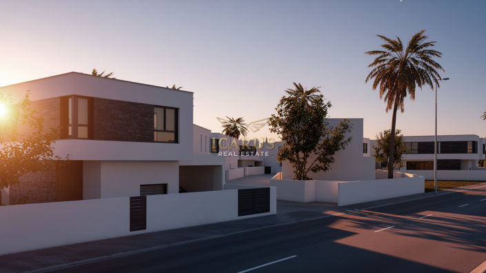 Image No.8-3 Bed House for sale
