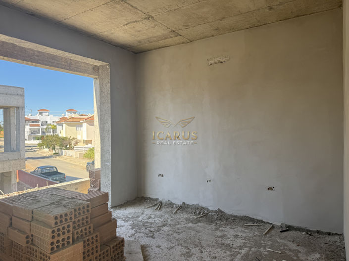 Image No.8-3 Bed House for sale