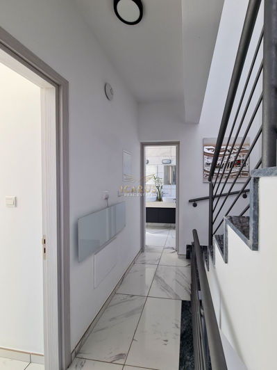 Image No.15-3 Bed House for sale
