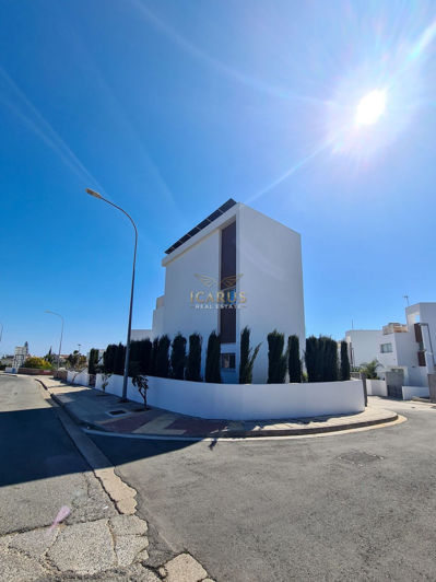Image No.4-3 Bed House for sale