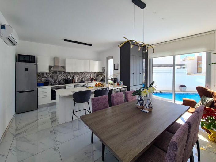 Image No.7-3 Bed House for sale