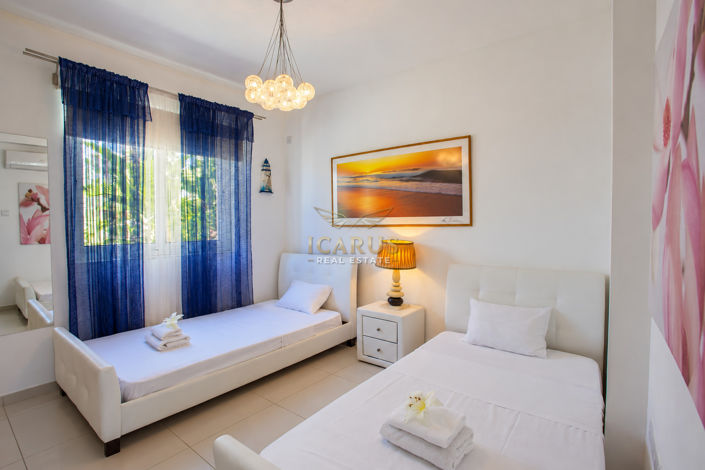 Image No.12-3 Bed House for sale