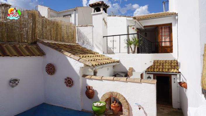 Image No.2-Maison de ville de 3 chambres à vendre à Iznájar