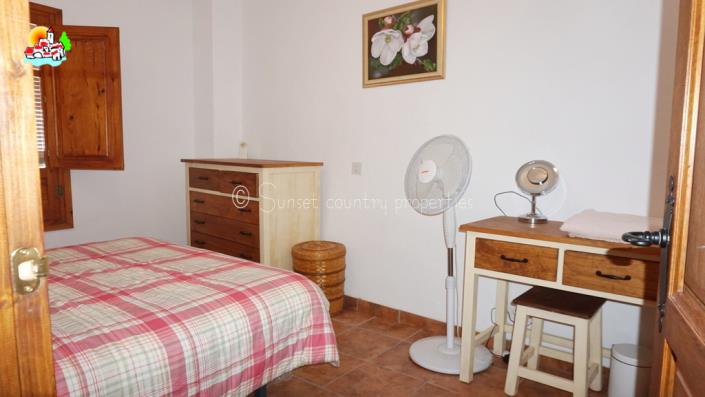 Image No.26-Maison de ville de 3 chambres à vendre à Iznájar