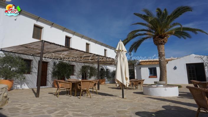 Image No.3-Commercial de 12 chambres à vendre à Iznájar