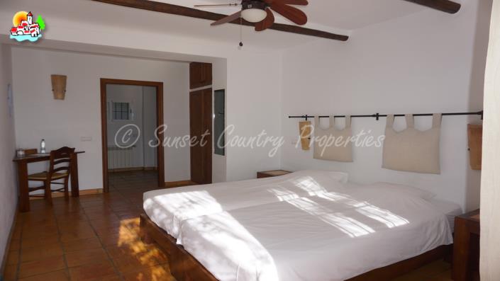 Image No.12-Commercial de 12 chambres à vendre à Iznájar