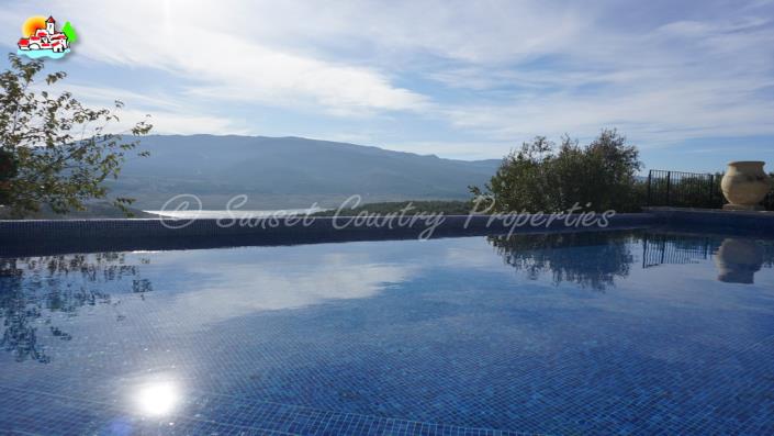 Image No.21-Commercial de 12 chambres à vendre à Iznájar