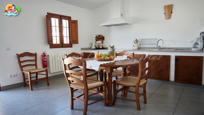 Image No.30-Commercial de 12 chambres à vendre à Iznájar