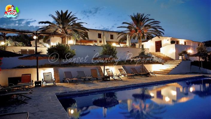 Image No.35-Commercial de 12 chambres à vendre à Iznájar