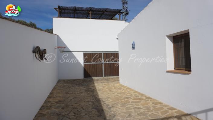 Image No.43-Commercial de 12 chambres à vendre à Iznájar