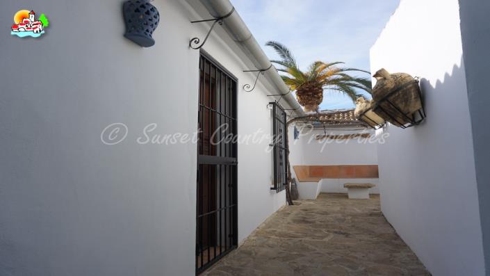 Image No.46-Commercial de 12 chambres à vendre à Iznájar