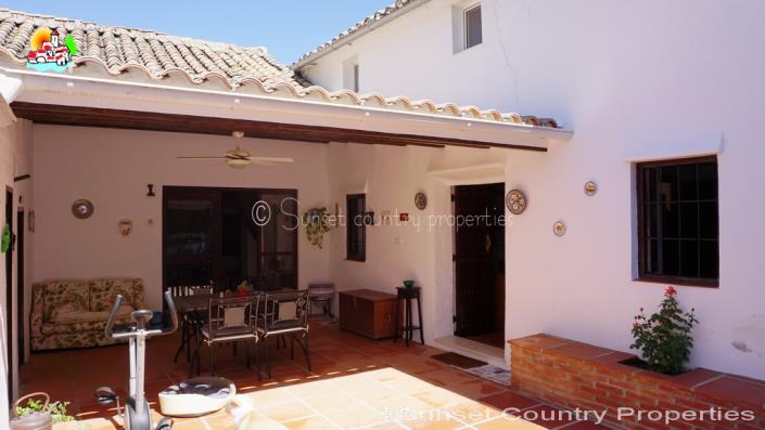 Image No.4-4 Bed Country Property for sale