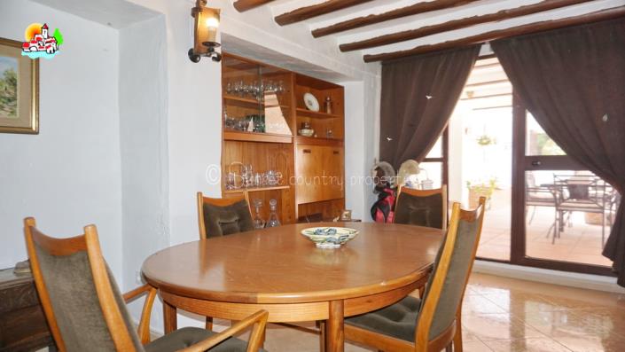 Image No.7-4 Bed Country Property for sale