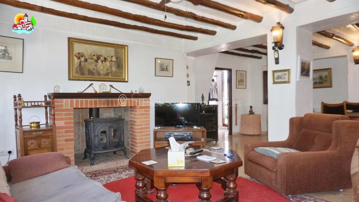 Image No.6-4 Bed Country Property for sale