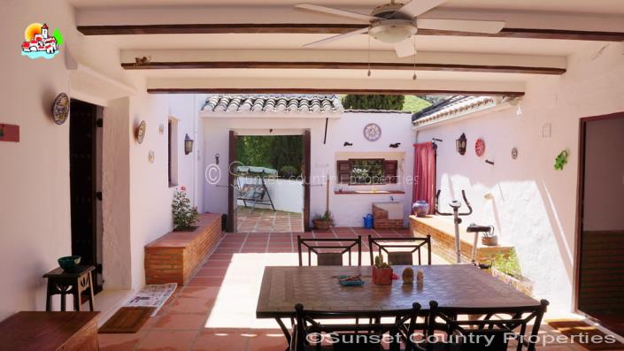 Image No.8-4 Bed Country Property for sale