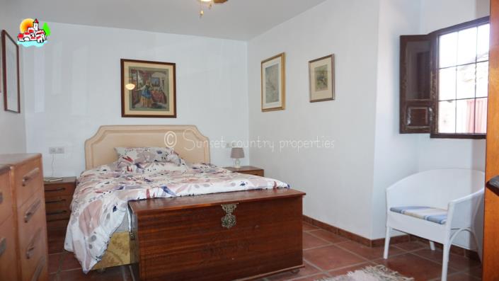 Image No.22-4 Bed Country Property for sale